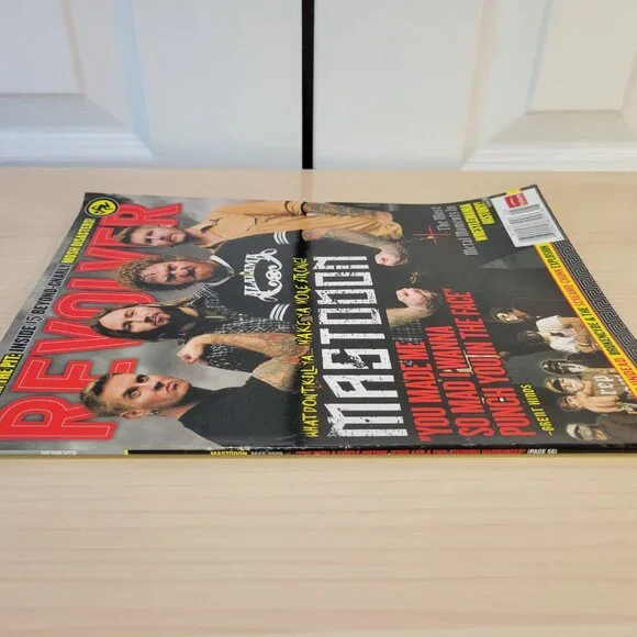 REVOLVER Magazine #80 May 2009 MASTODON Static-X Wrestlemania Hollywood Undead - Picture 7 of 7